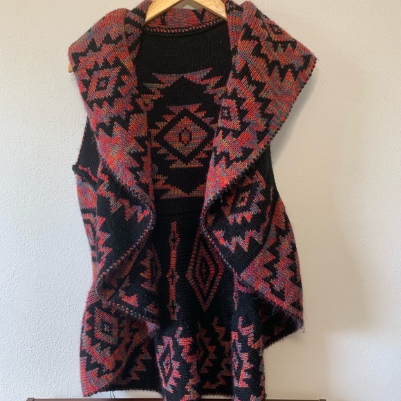 JohnPaulRichard Sweaters - L Reversible Sleeveless Cardigan peplum vest Aztec